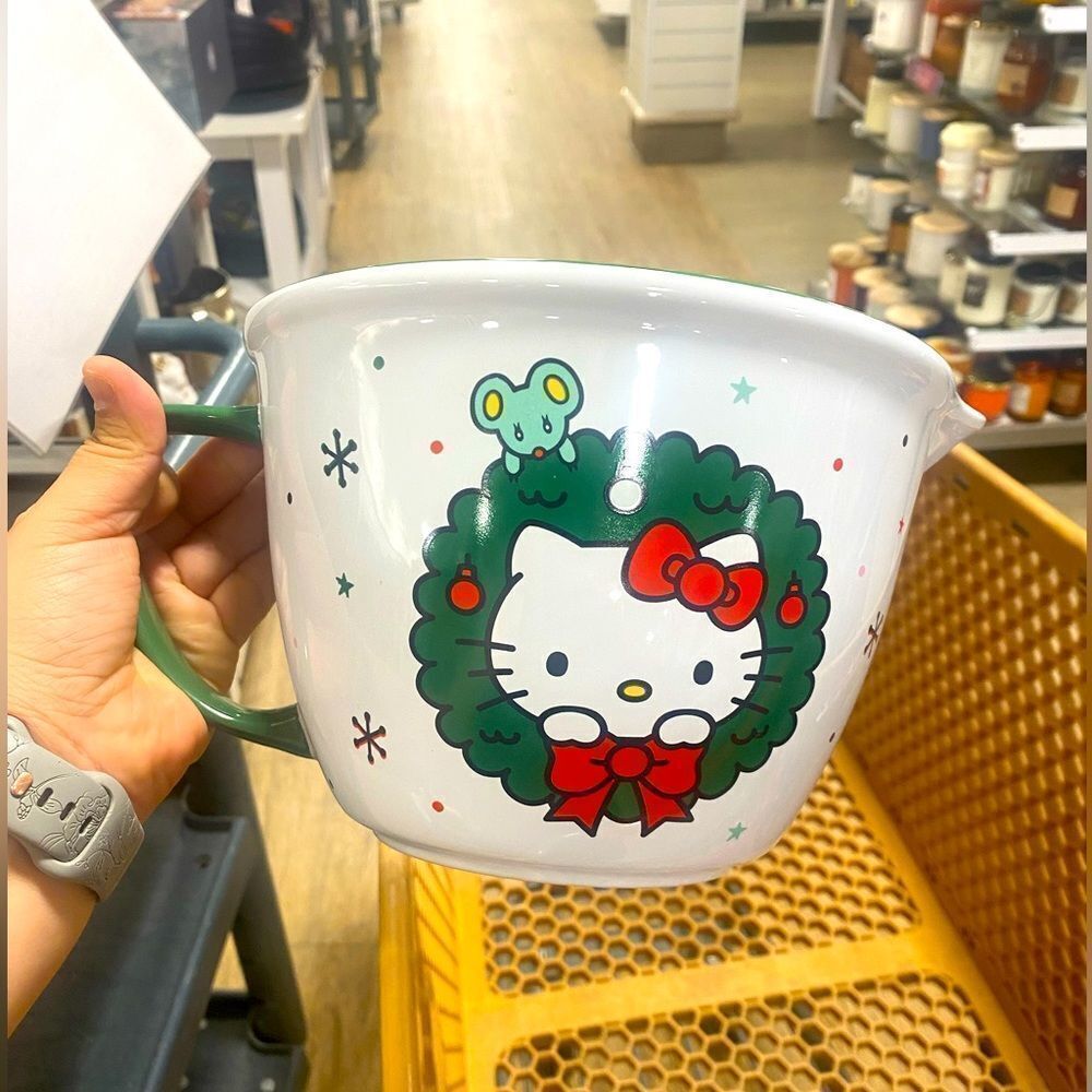 Hello kitty Christmas mixing bowl